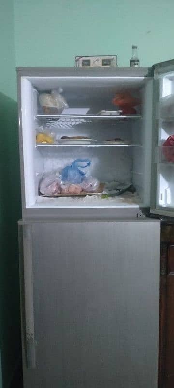 Pel Refrigerator Condition Good Model No. PRA 160 CNo. 03452008250 5