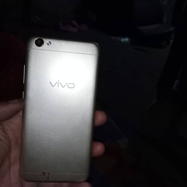 vivo Y67 6/128 4