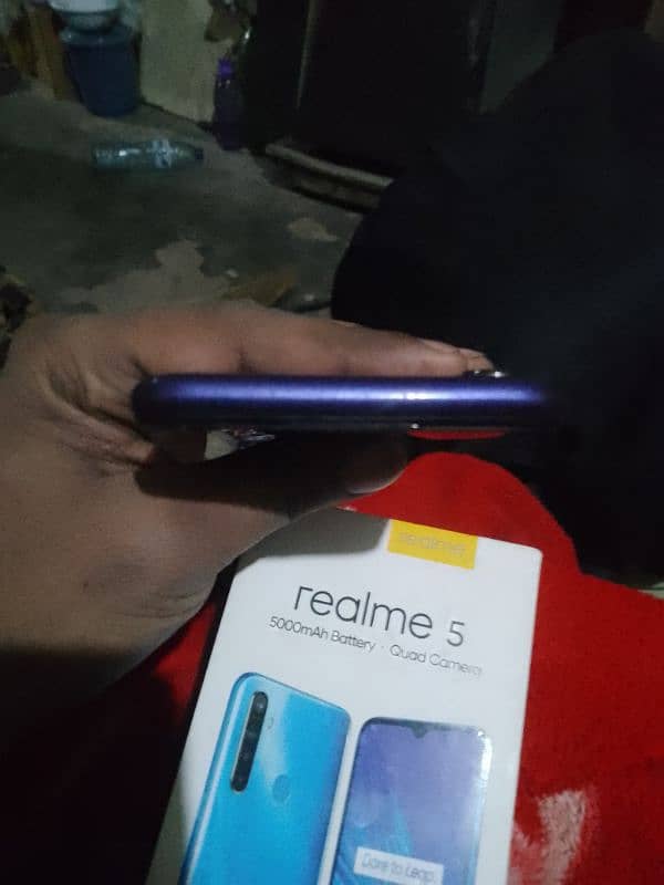 realme 5 4gb 128gb just like new 5