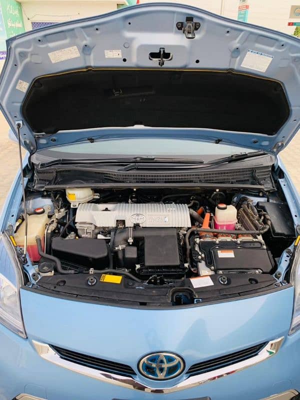 Toyota Prius 2015 4