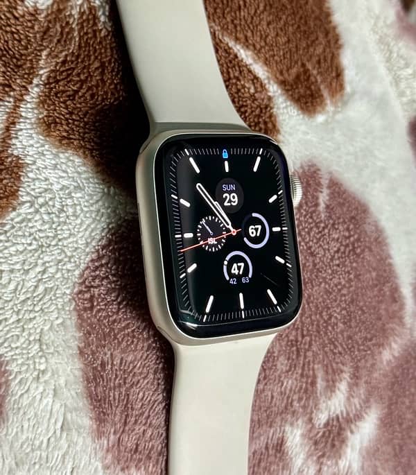 Apple Watch SE 2 (2nd gen) 1