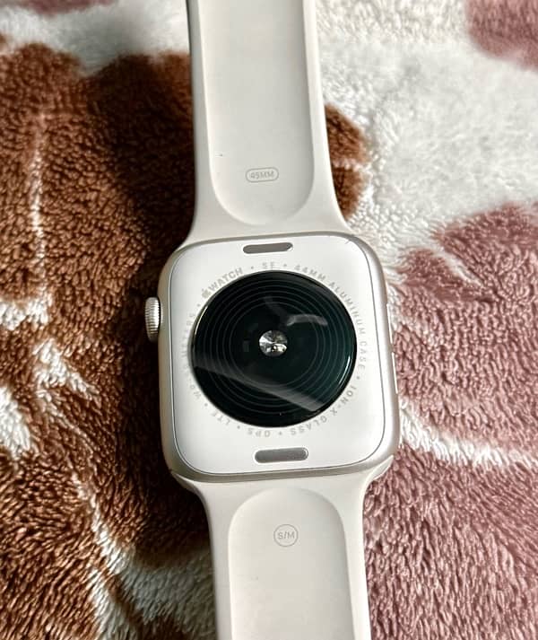 Apple Watch SE 2 (2nd gen) 3