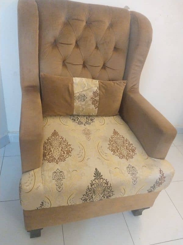 5 seater sofa set available for sale 3