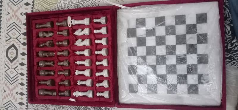 brand new chess set in marble 1