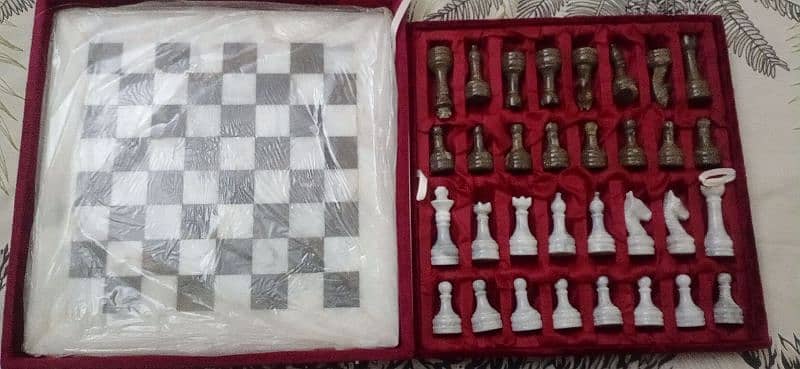 brand new chess set in marble 4