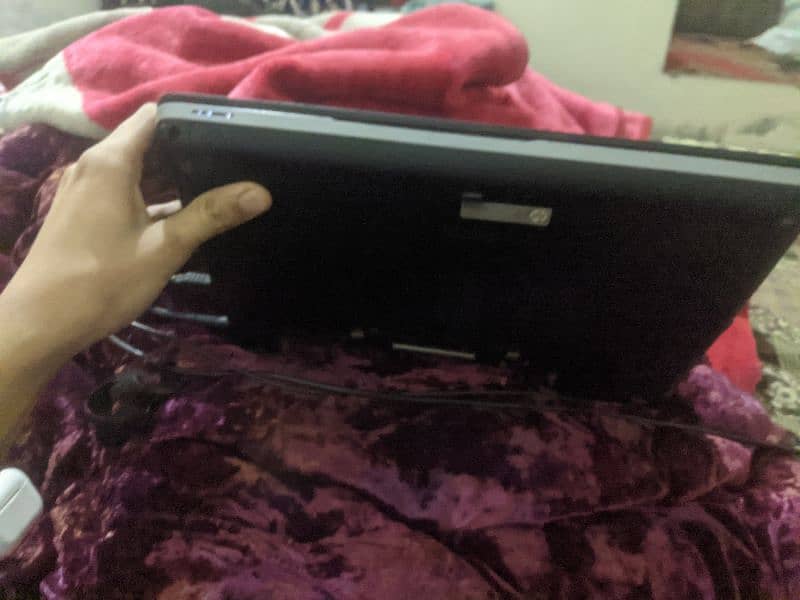 Hp laptop amd a4 procresser ram6gb  512 rom 3