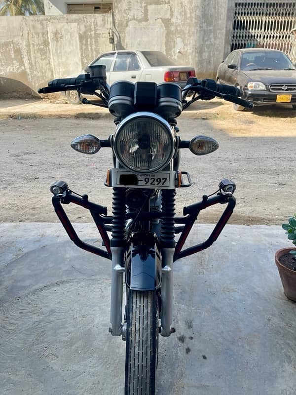 Suzuki GS 150 SE 0