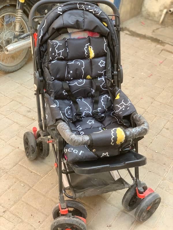 Almost New Baby Pram for Sale – Great Deal! 1