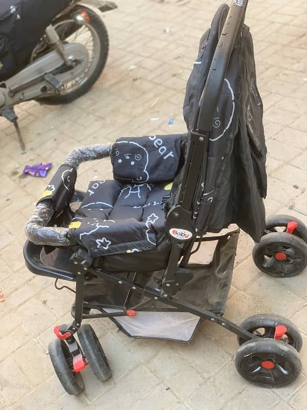 Almost New Baby Pram for Sale – Great Deal! 3