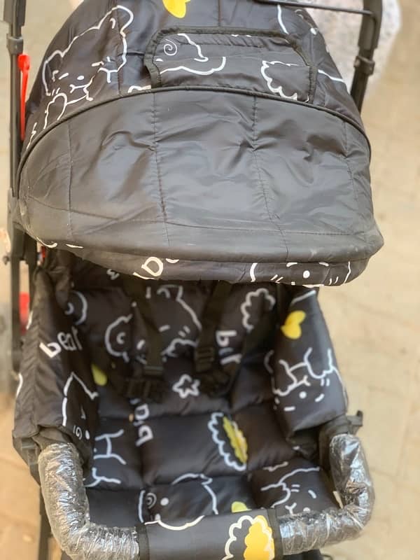 Almost New Baby Pram for Sale – Great Deal! 7