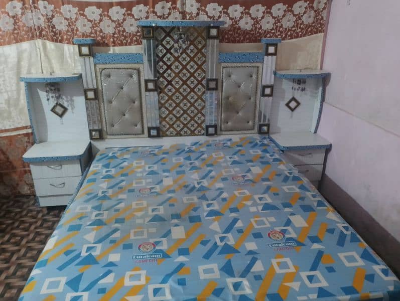 bed with mattress and side tables 0