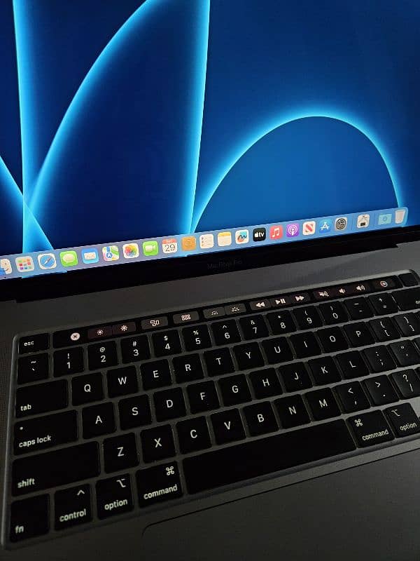 Macbook Pro i7 | 2019 | 16" 4