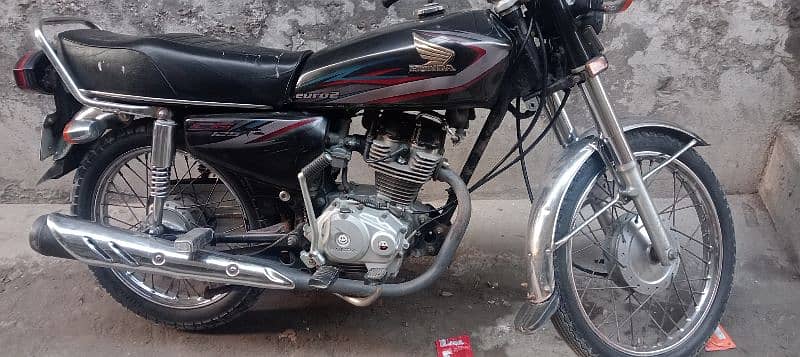 Honda 125 very good condition 2