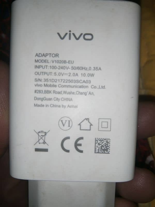 vivo y20 ka 10 watt ka original box wala adopter he 0