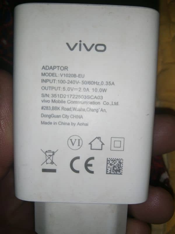 vivo y20 ka 10 watt ka original box wala adopter he 1