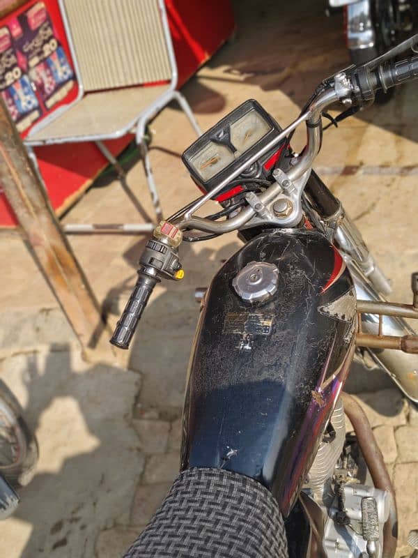 bike all ok hai butt file nhi hai copy hai 15 kerwa ke den gen 1