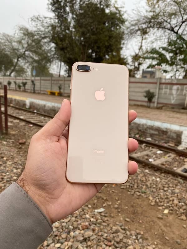 iPhone 8 Plus 6