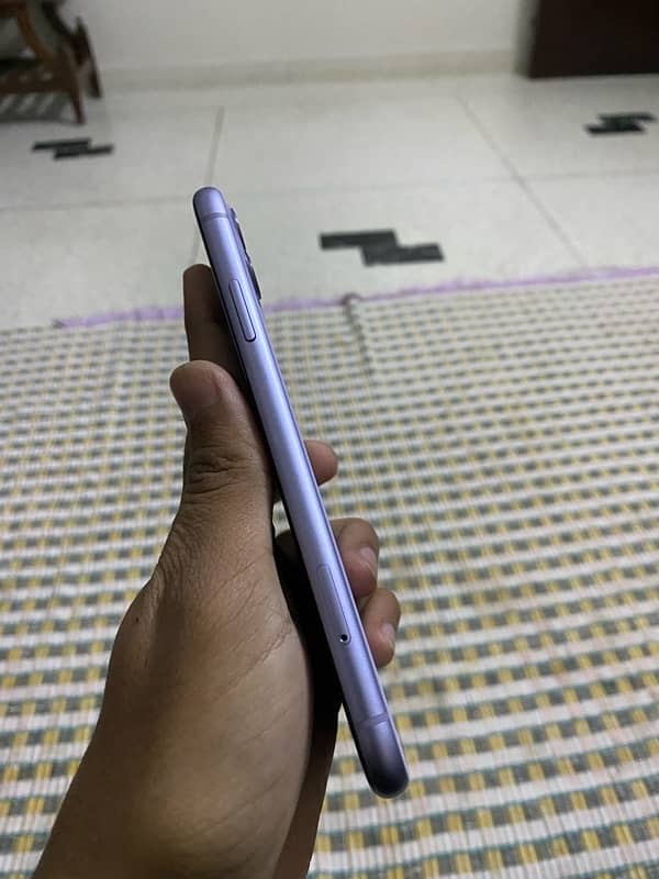 Iphone 11 128GB Factory Unlock Non Pta 4