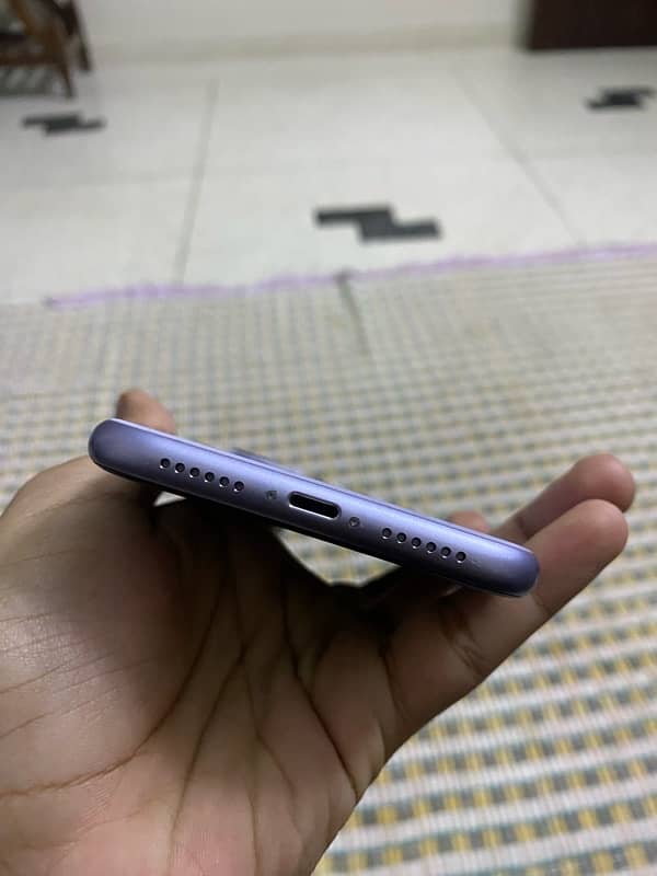 Iphone 11 128GB Factory Unlock Non Pta 5