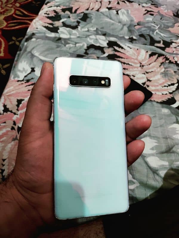 Samsung Galaxy S10 plus 1