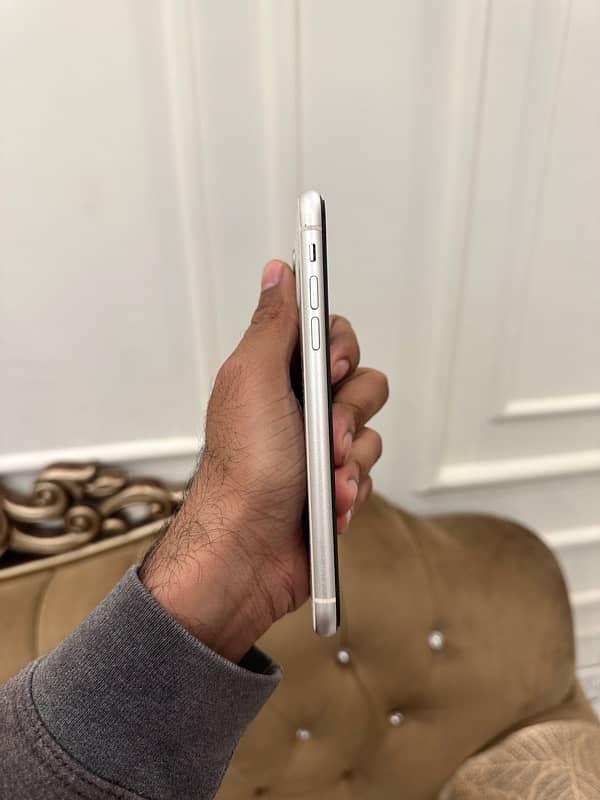 iPhone 11 NON PTA 1