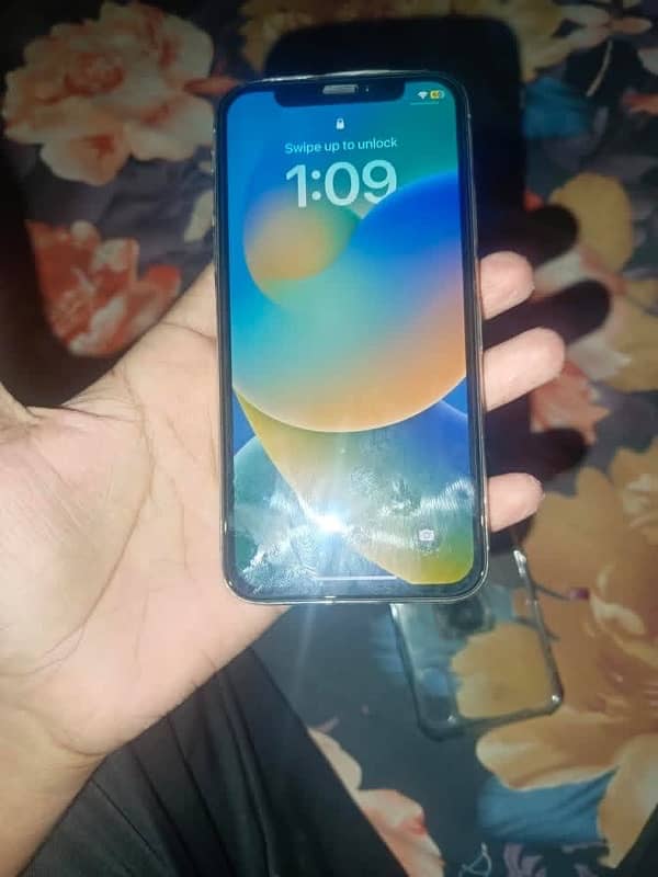 iPhone X and Infinix not  30 Pro 1