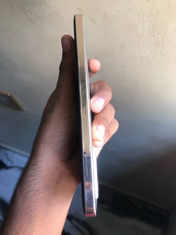 iPhone X and Infinix not  30 Pro 9