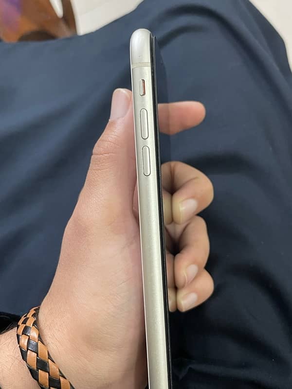 iphone 11 factory unlocked (Non PTA)6000 3