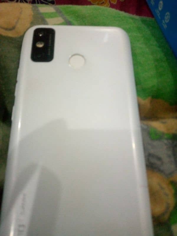 Tecno spark 6 go 8