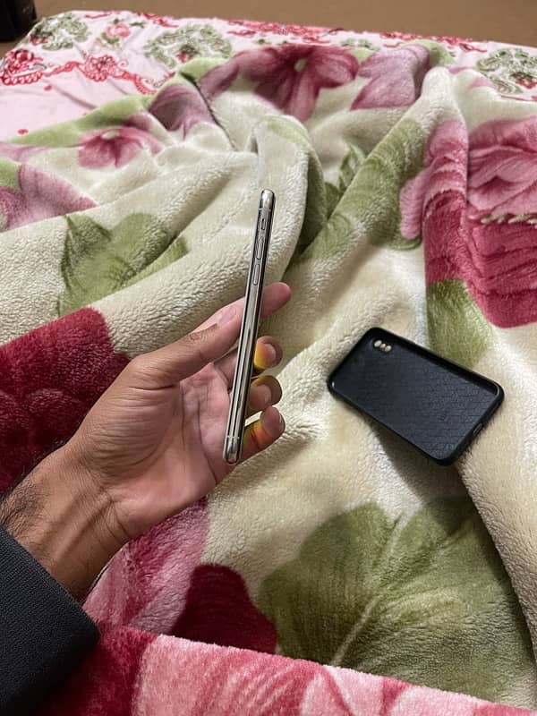 IPhone XS Non PTA 3