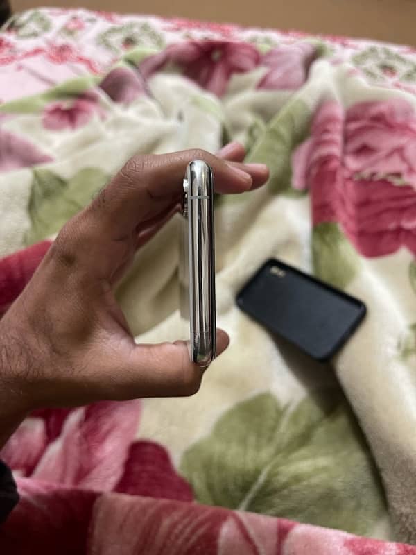 IPhone XS Non PTA 5