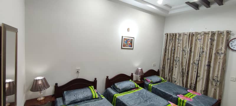 Executive GIRLS HOSTEL - Furnished Rooms for UMT working, JOBIAN Girls 4