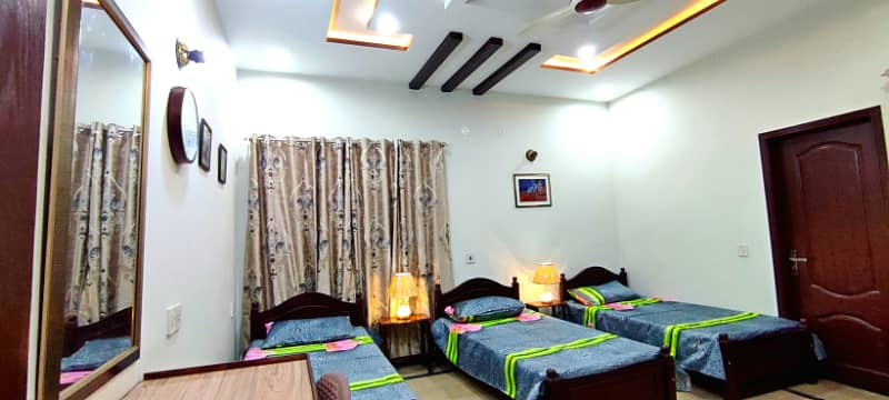 Executive GIRLS HOSTEL - Furnished Rooms for UMT working, JOBIAN Girls 0