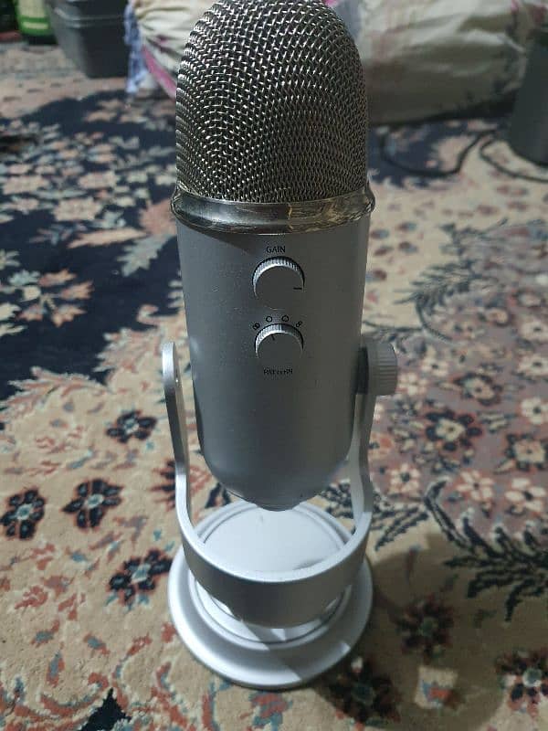 logitech Blueyeti professional Microphone 0