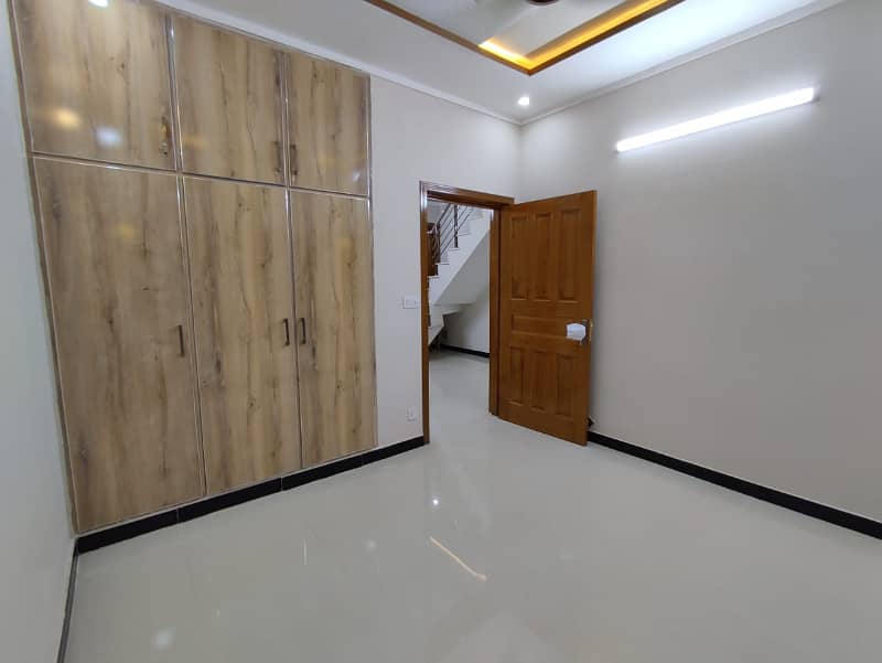 4 Marlas Tile Flooring Ground Floor Near Kashmir Highway G-13/1 10