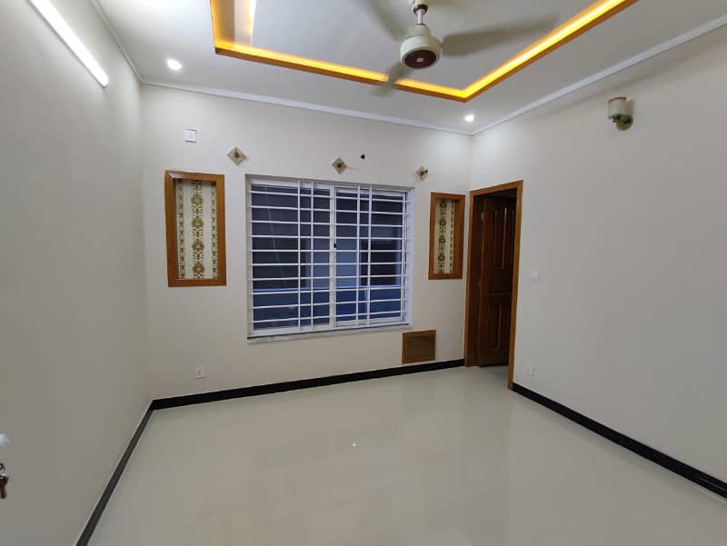 4 Marlas Tile Flooring Ground Floor Near Kashmir Highway G-13/1 12