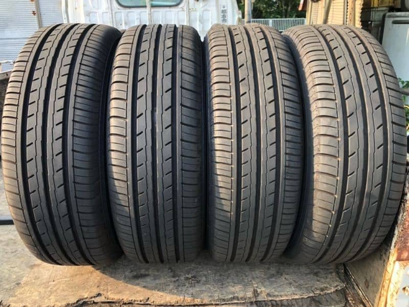 4tyres set 195/60/R/15 Yokohama BluEarth Es32 0