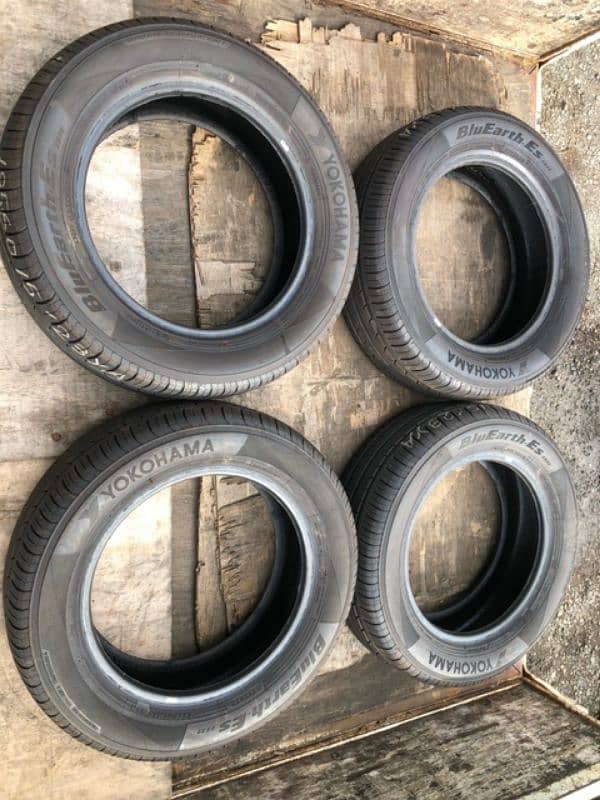 4tyres set 195/60/R/15 Yokohama BluEarth Es32 3