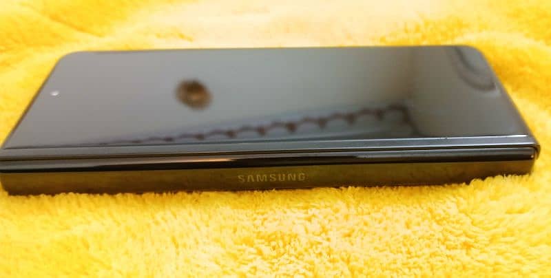 Samsung Galaxy Z Fold 3 12/256GB. PTA APPROVED. 4