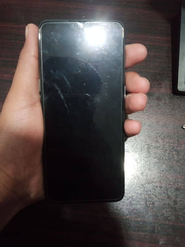 Oppo v5   condition. 10 by 9 ram 8gb mamry 128 2