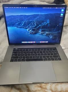 Macbook Pro 16 Inches 2017, 16 GB, 256 GB