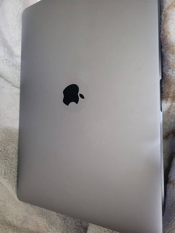 Macbook Pro 16 Inches 2017, 16 GB, 256 GB 6