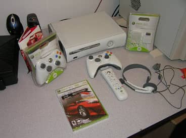 XBOX 360 jaspier edition jailbreak with 2 wireless controllers 1