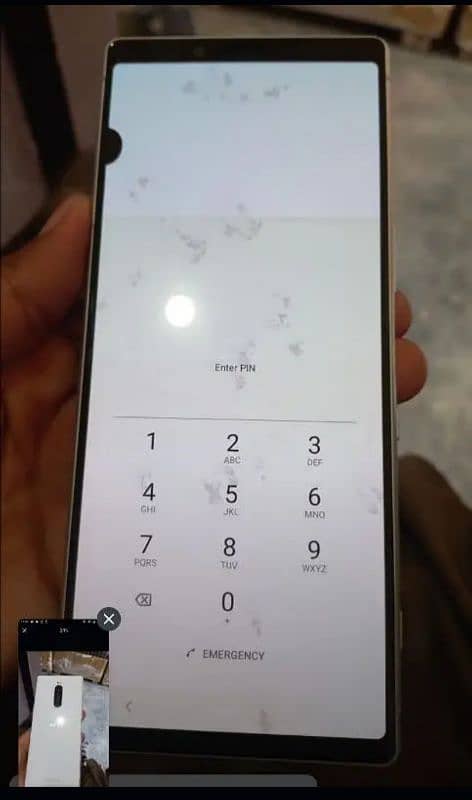 Sony Xperia 1 all ok only one dot on screen and lite shade 0