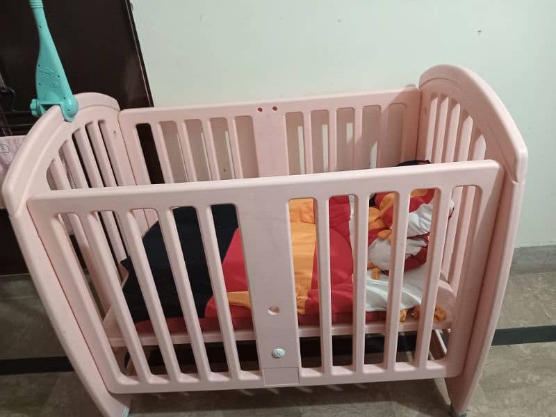 baby bed in good condition 1