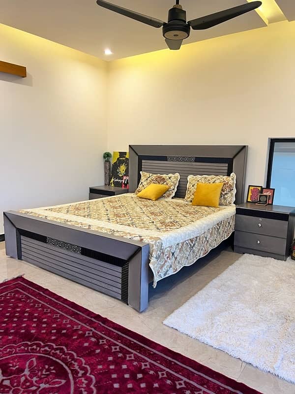 King Bed With Mattress & Side Tables 0