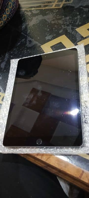 ipad 8 gen 32gb very good condition 1