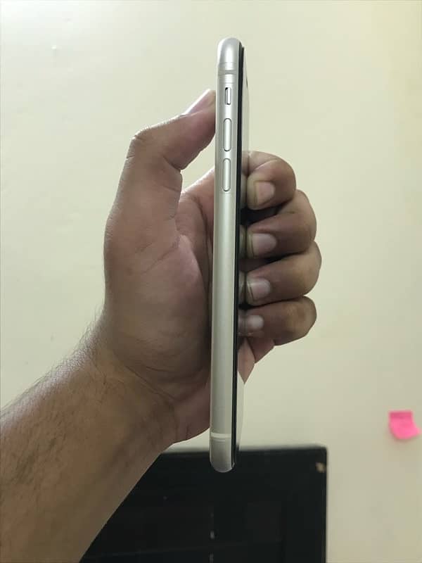 iphone 11 pta approved white colour 1