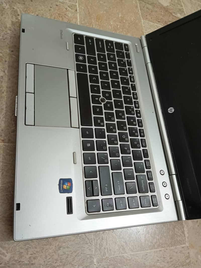 Hp EliteBook 8460p, core i7 (2nd generation) 9