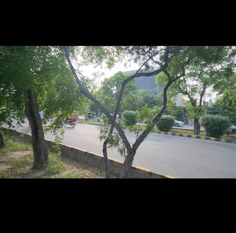 2 KANAL COMMERCIAL PLOT FOR SALE JOHAR TOWN MAIN BOULEVARD NEAR SHAUKHAT KHANUM 2